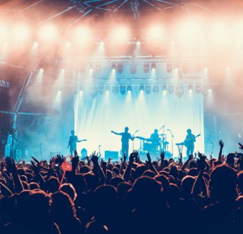 Hands up at midnight — Primavera Sound